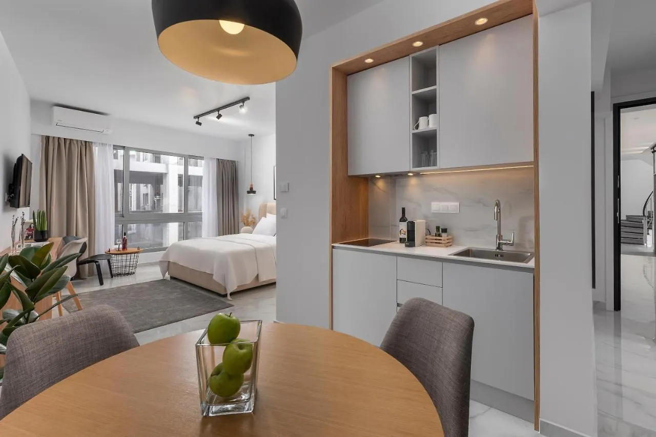 Ιωκα Suites / The Urbitality Project Θεσσαλονίκη 0*,
