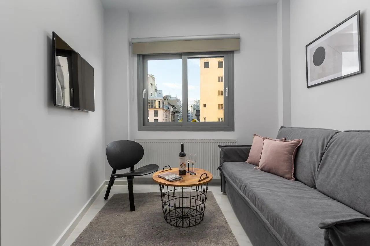 Ιωκα Suites / The Urbitality Project Thessaloniki