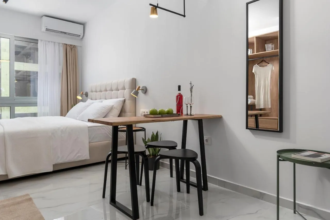Apartment Ιωκα Suites / The Urbitality Project Thessaloniki