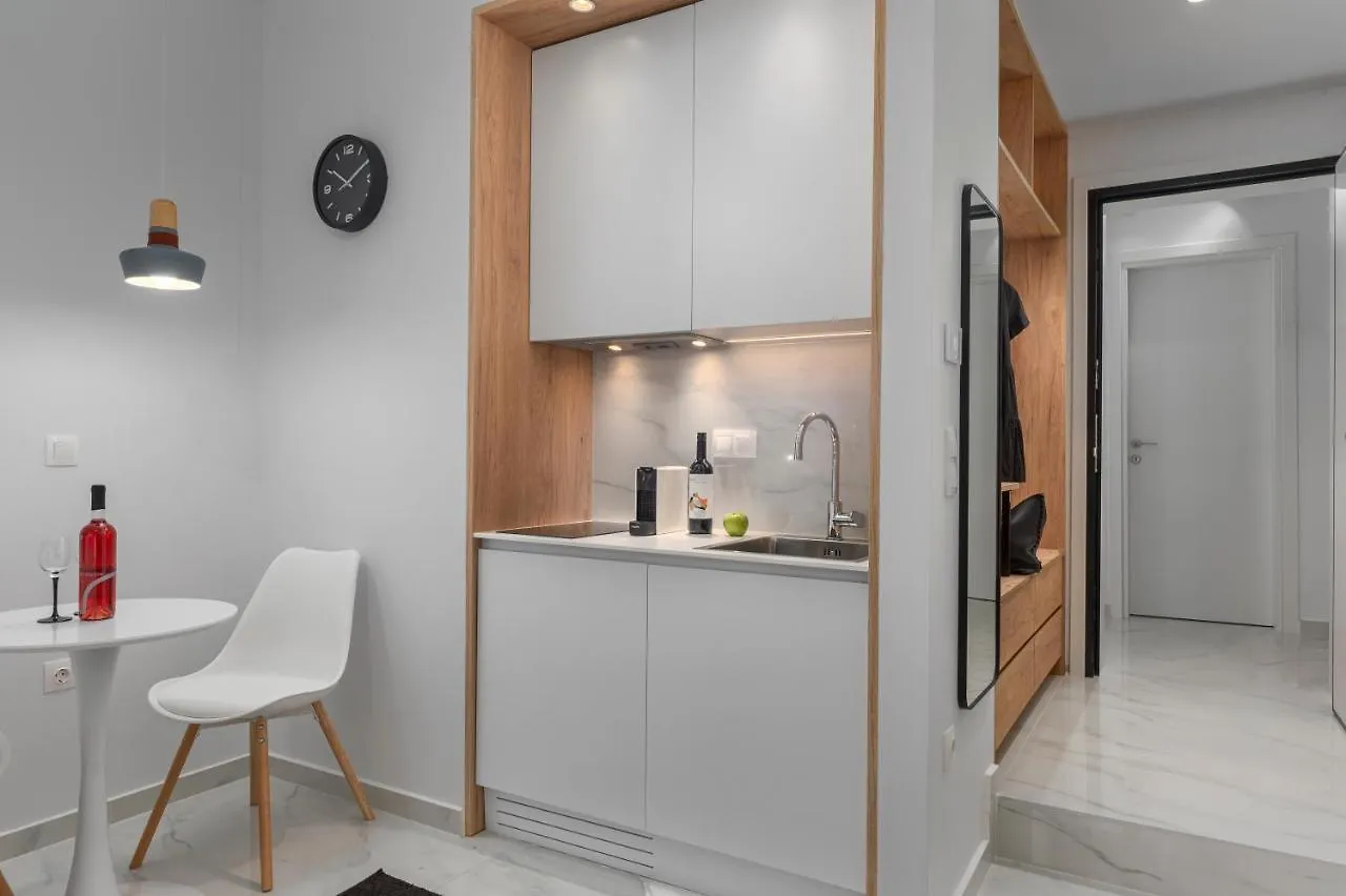 Apartment Ιωκα Suites / The Urbitality Project Thessaloniki