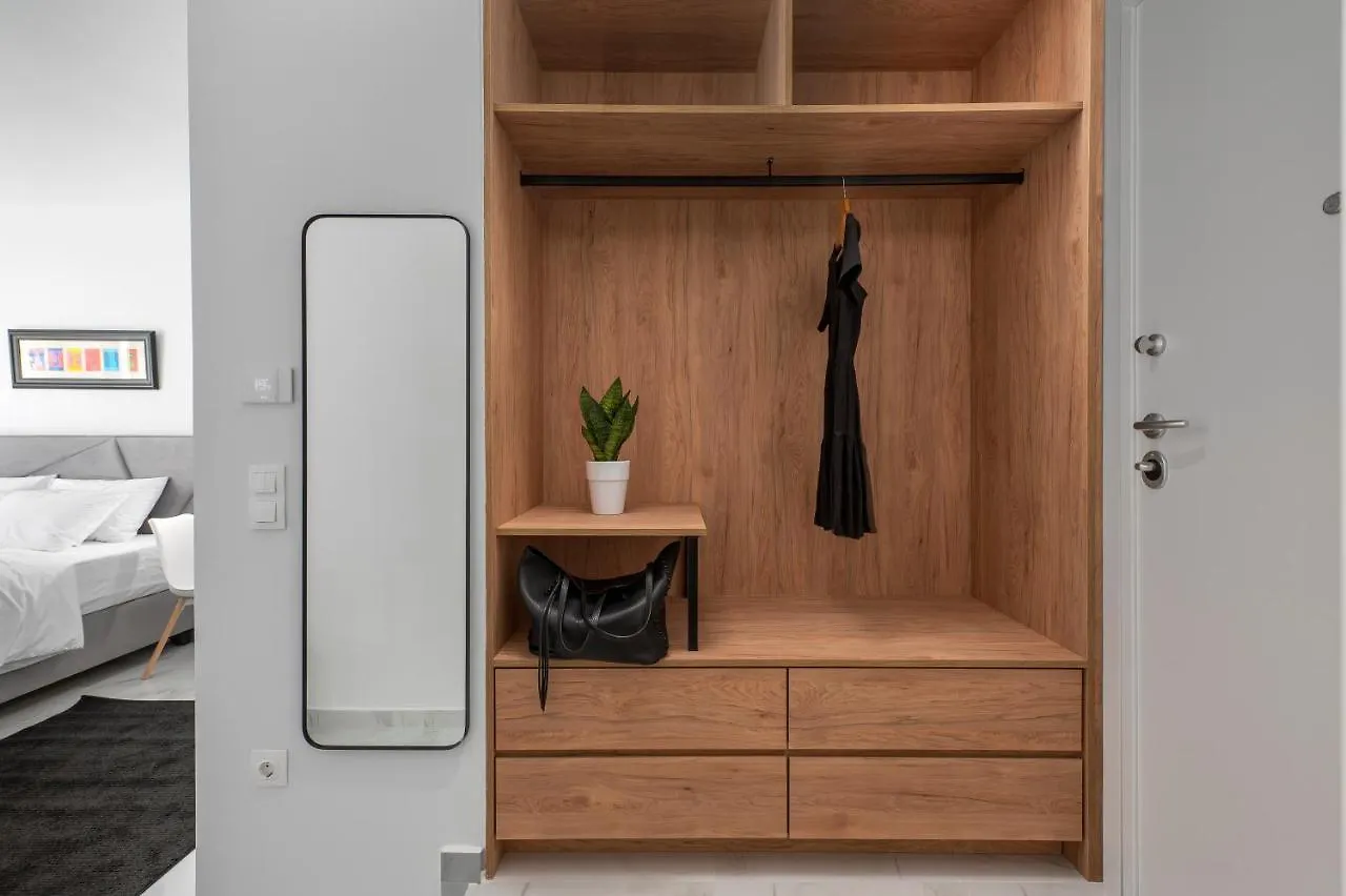 Apartment Ιωκα Suites / The Urbitality Project Thessaloniki