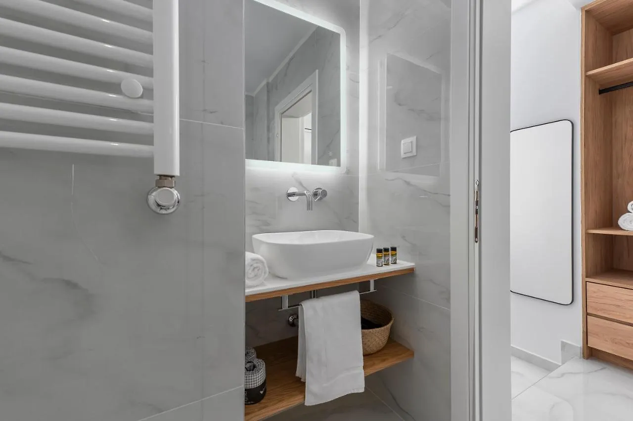 Ιωκα Suites / The Urbitality Project Thessaloniki